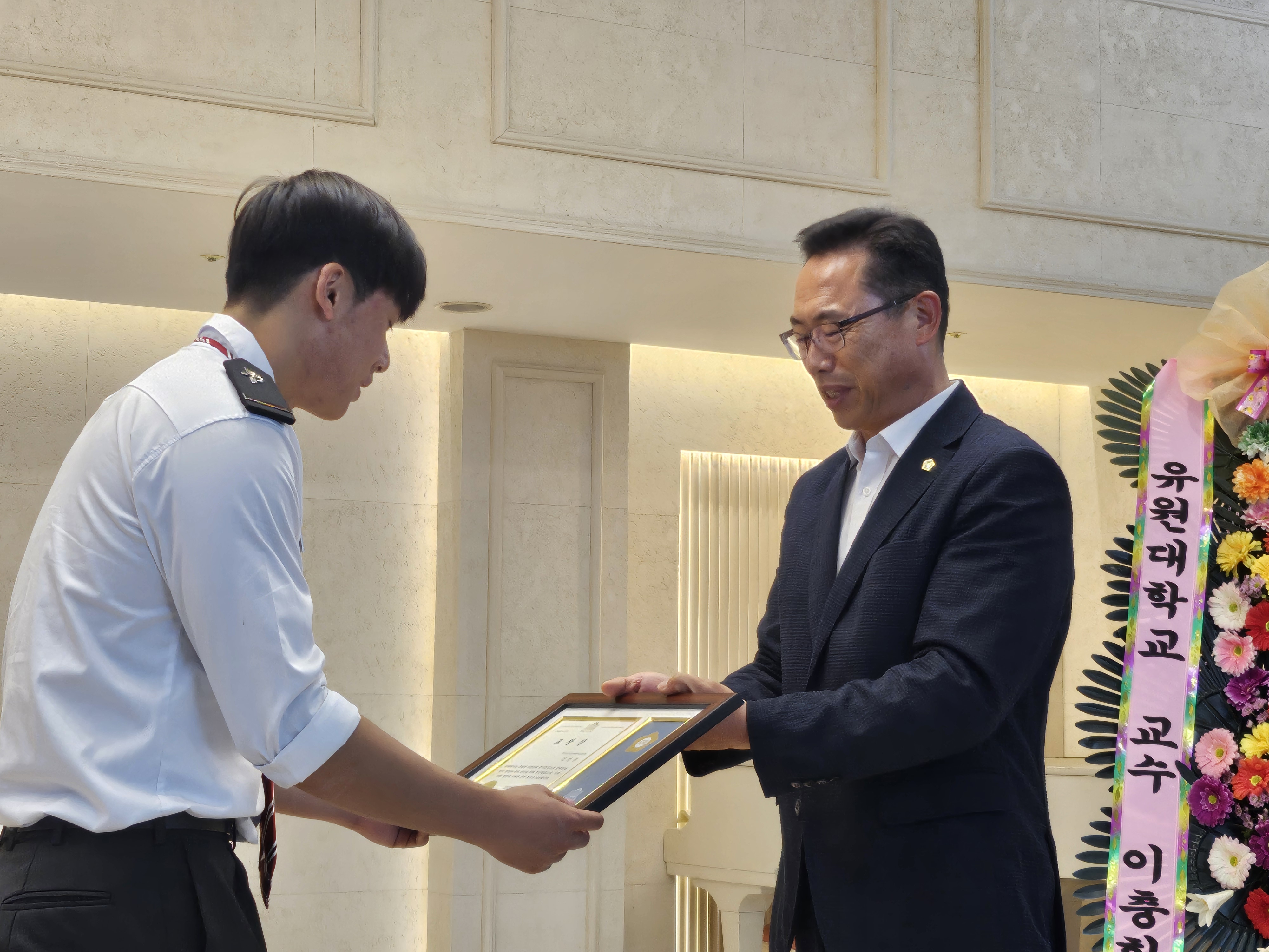 아산 장애단체 사랑나눔행사 참석 김정훈 송의택 후보생 표창 수상